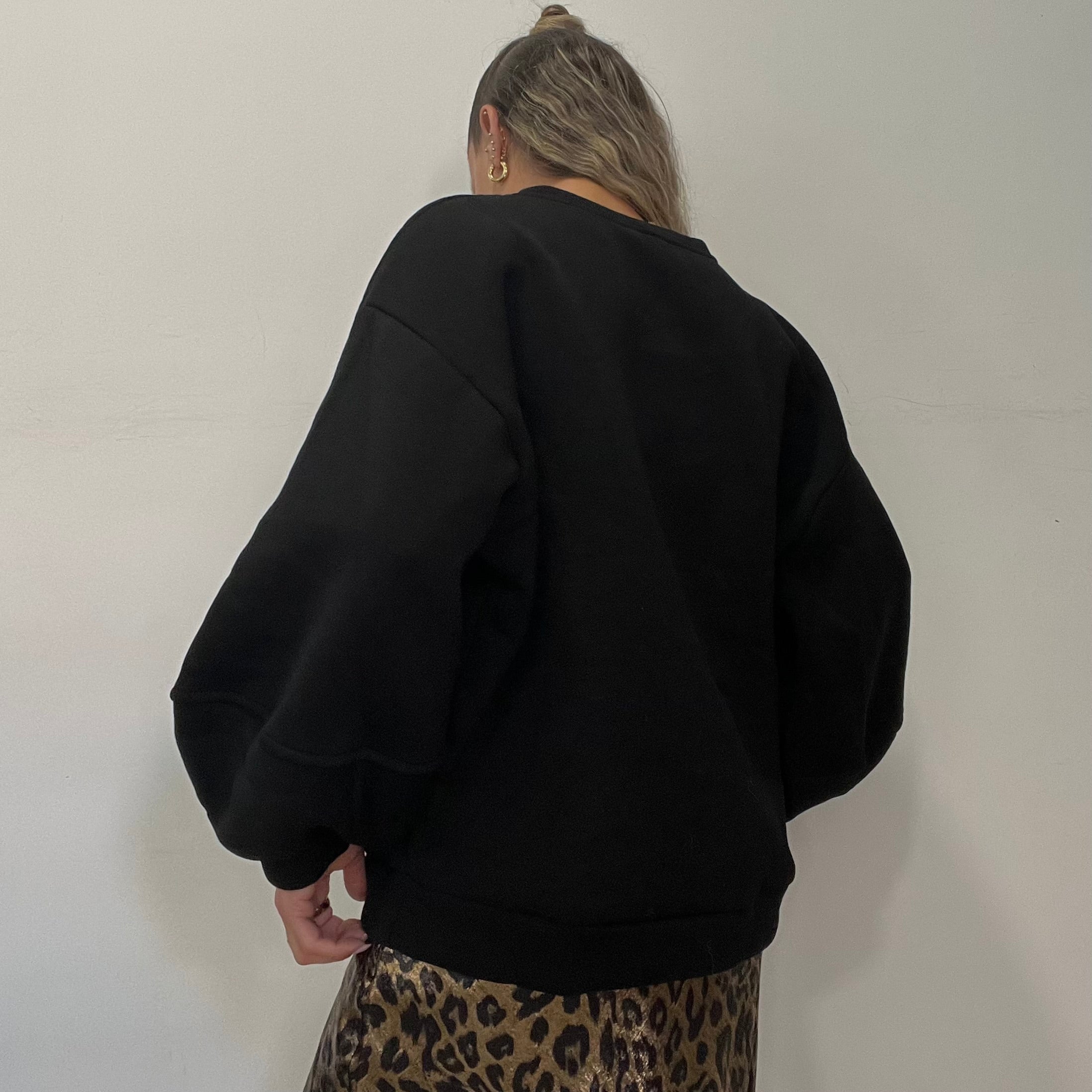SUDADERA OVER BLACK