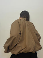 BOMBER ABULLONADA CAMEL