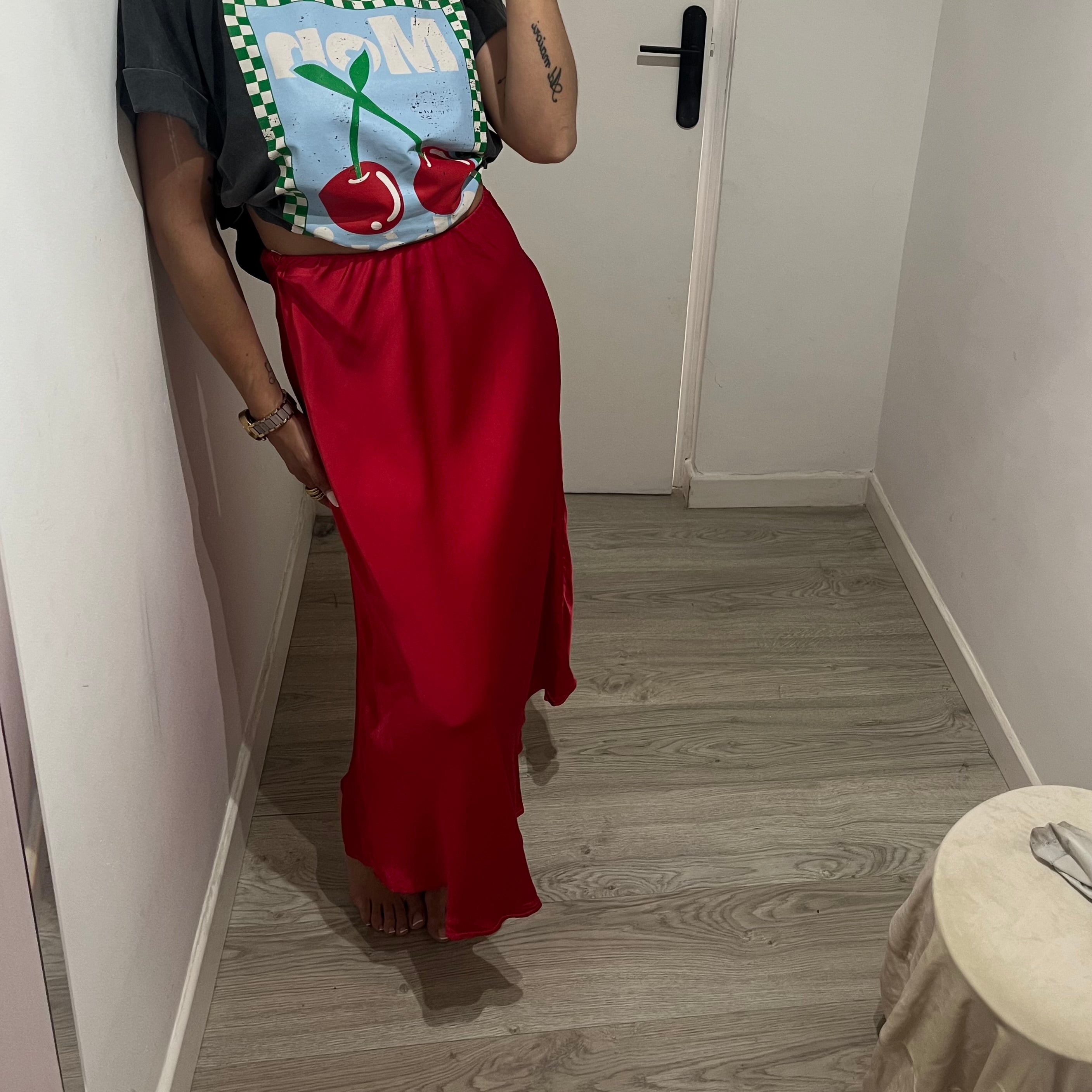 FALDA SATINADA ROJA