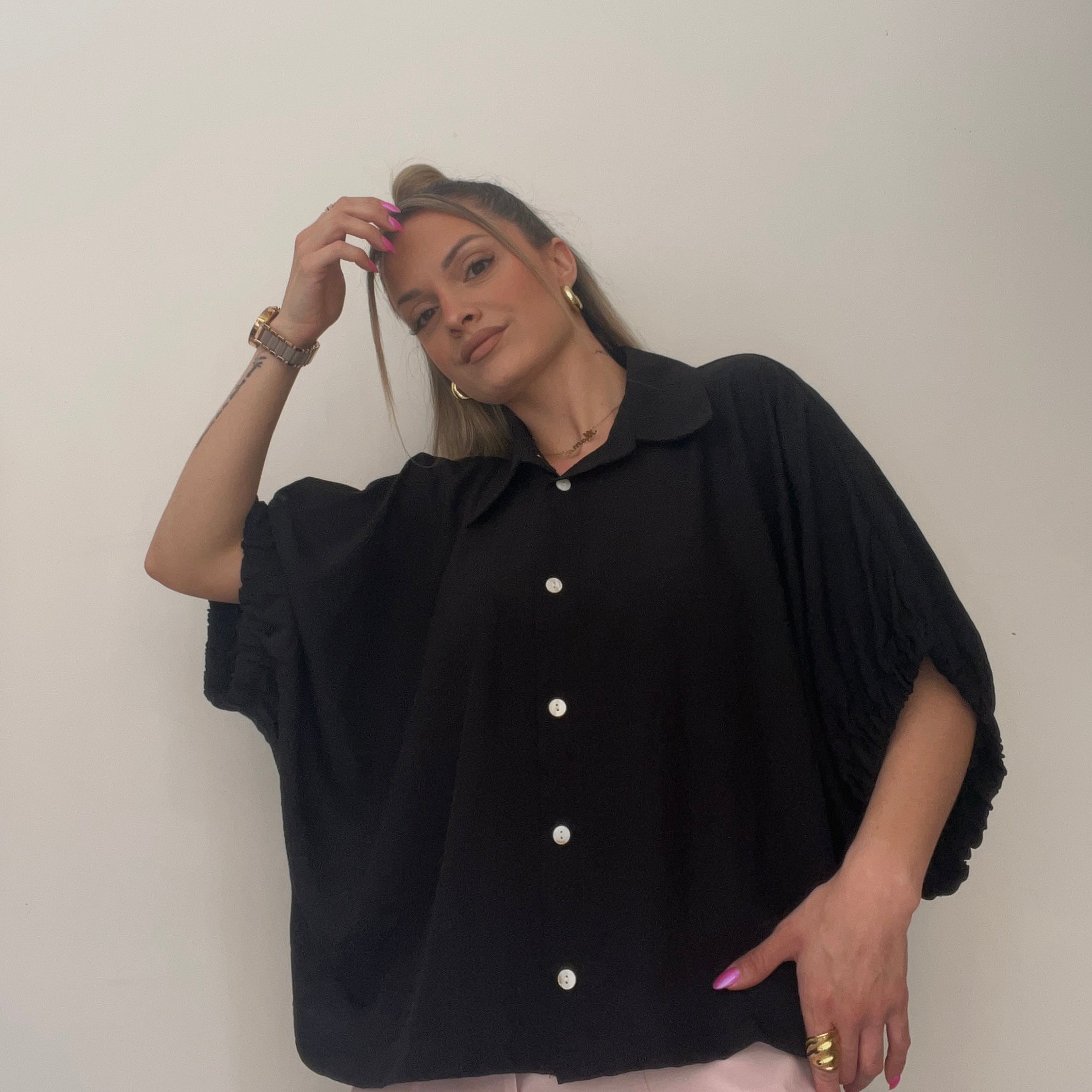 CAMISA OVER NEGRA LUM