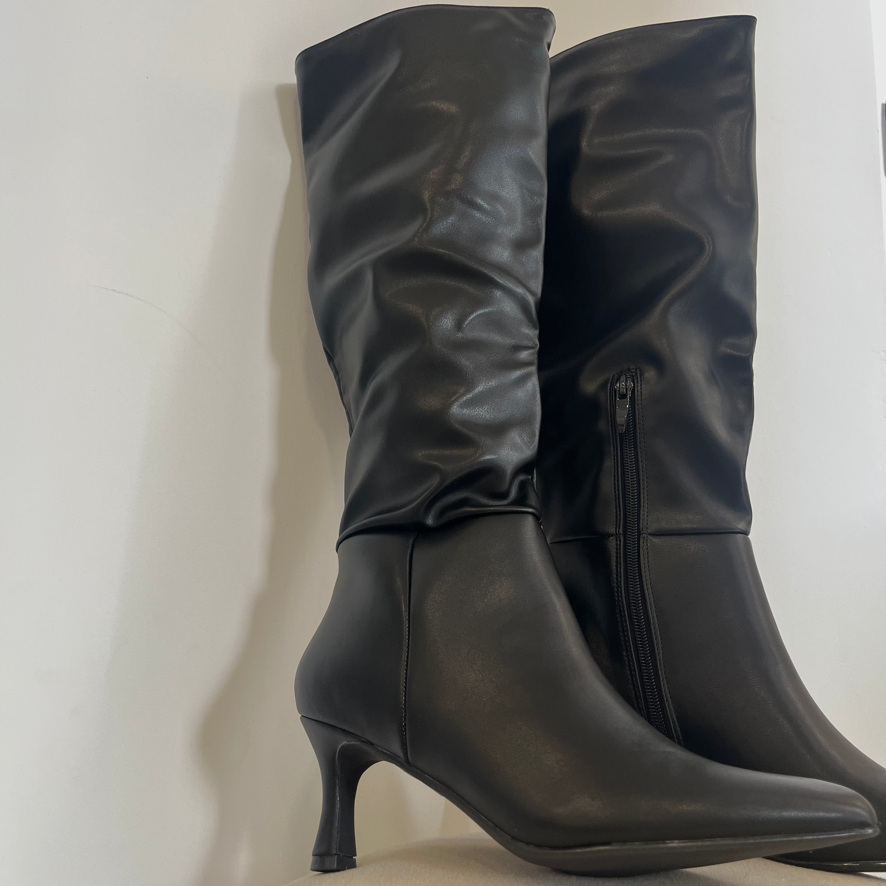 BOTAS BLACK