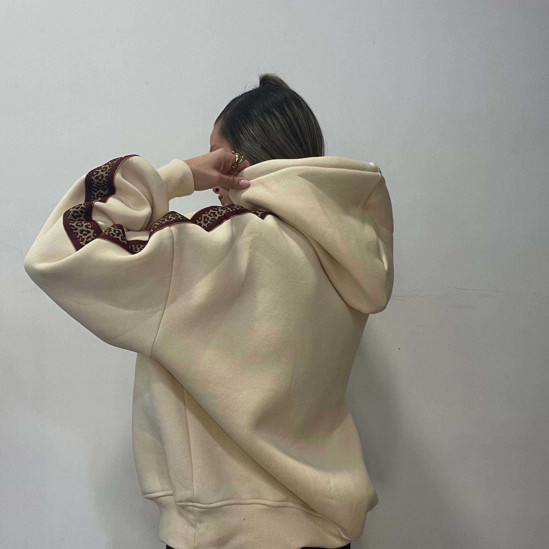 SUDADERA LINEAL LEOPARD LUMINA