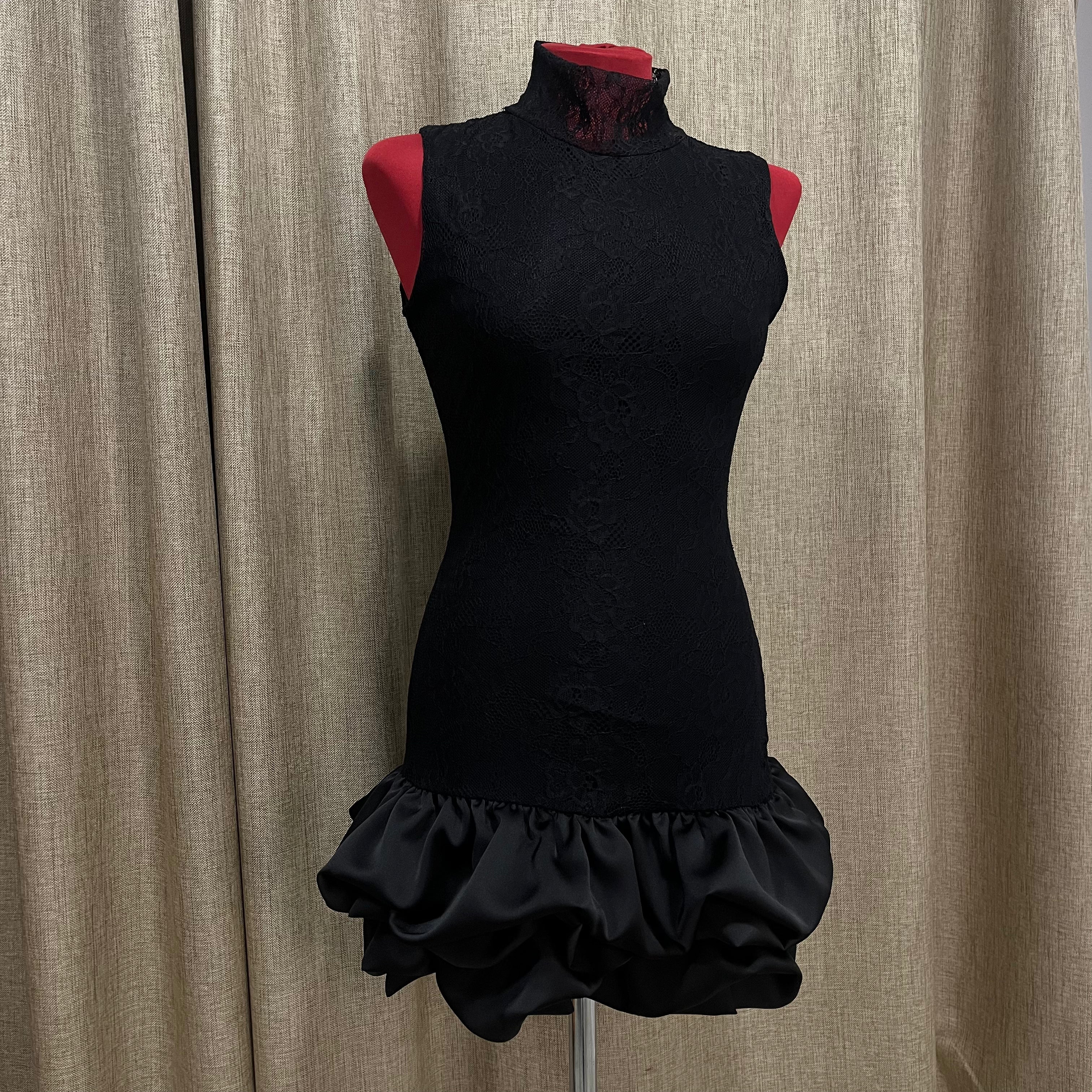 VESTIDO VOLANT ENCAJE