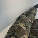 JEANS CARGO OVER CAMUFLAJE